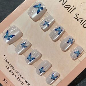 [M] 🦋💅 10Pcs Wearable Reusable Press on Nails Full Cover Short Square Butterfly